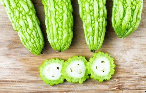 泊里吃瓜,揭秘娱乐圈的甜蜜与苦涩  第3张