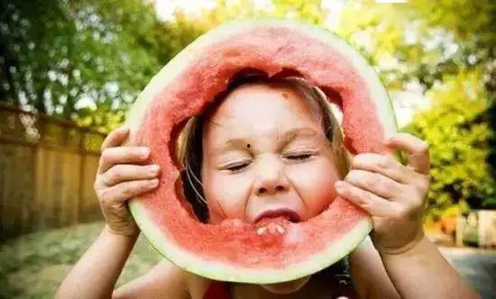 日不落吃瓜王,吃瓜王视角下的全球风云变幻  第2张